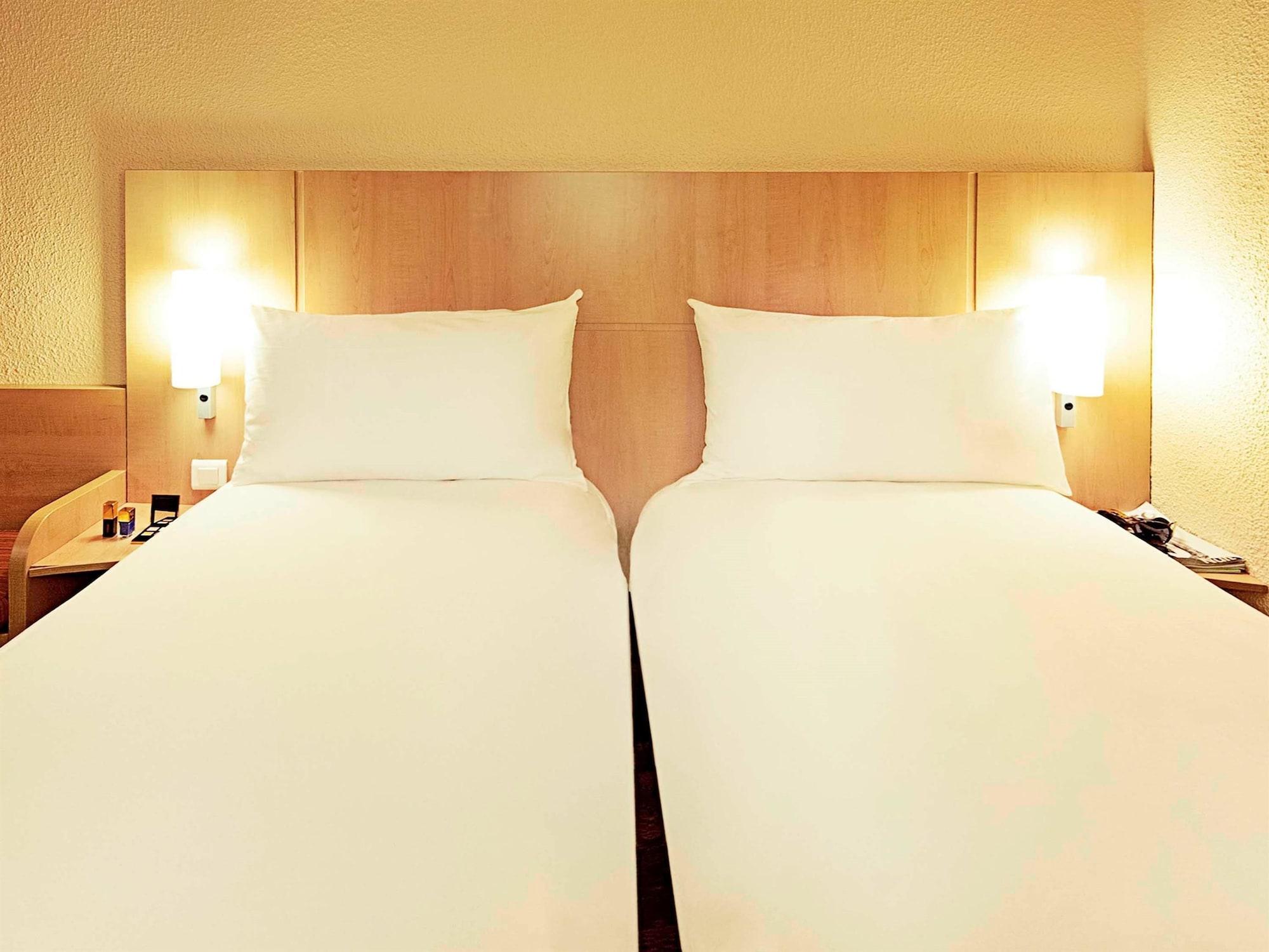Ibis Paris Canal Saint Martin Esterno foto
