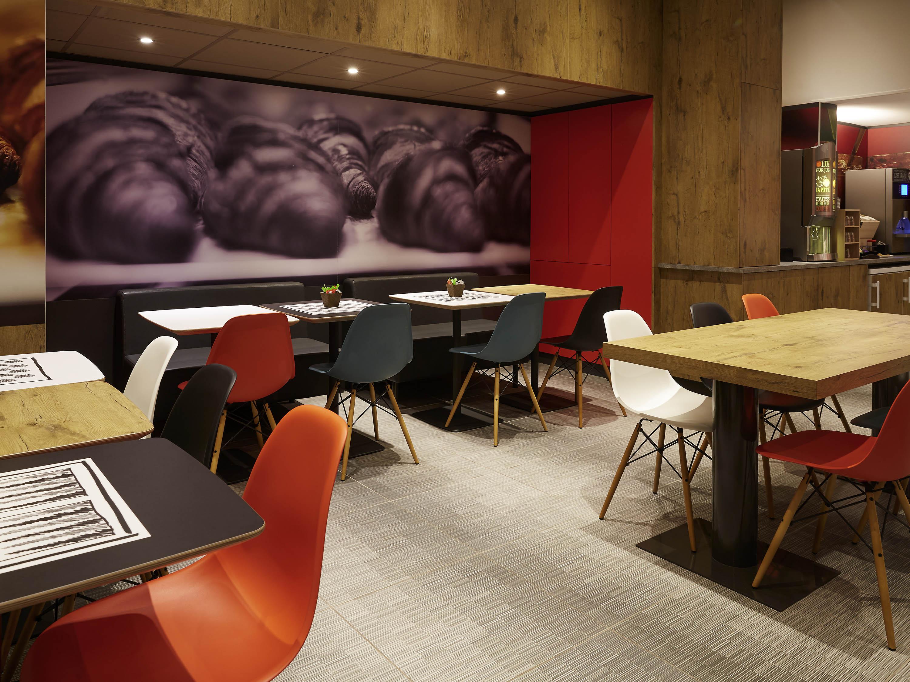 Ibis Paris Canal Saint Martin Esterno foto