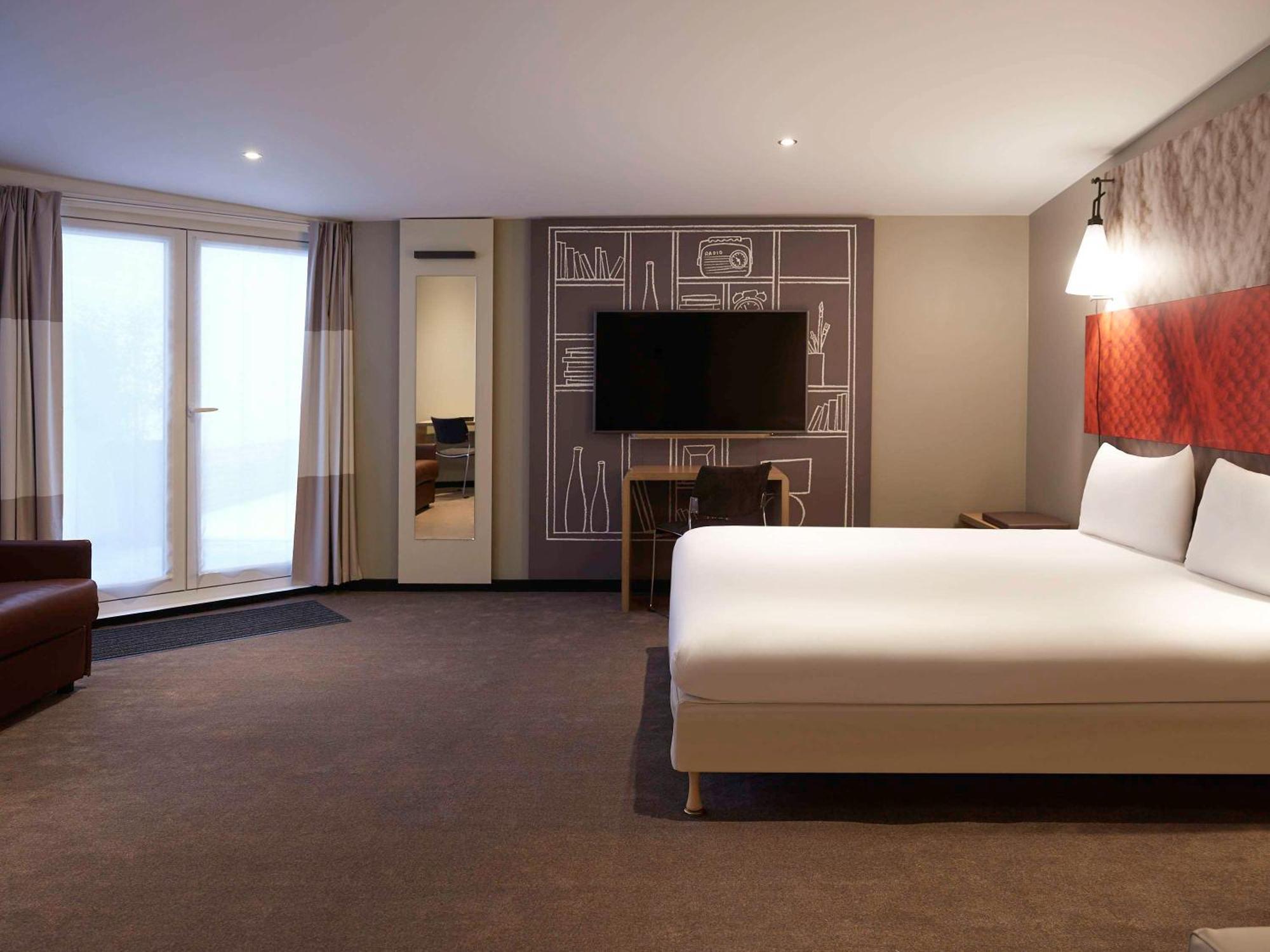 Ibis Paris Canal Saint Martin Esterno foto