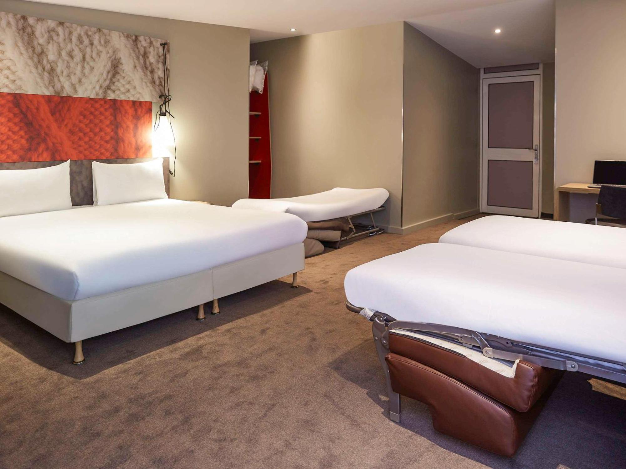 Ibis Paris Canal Saint Martin Esterno foto