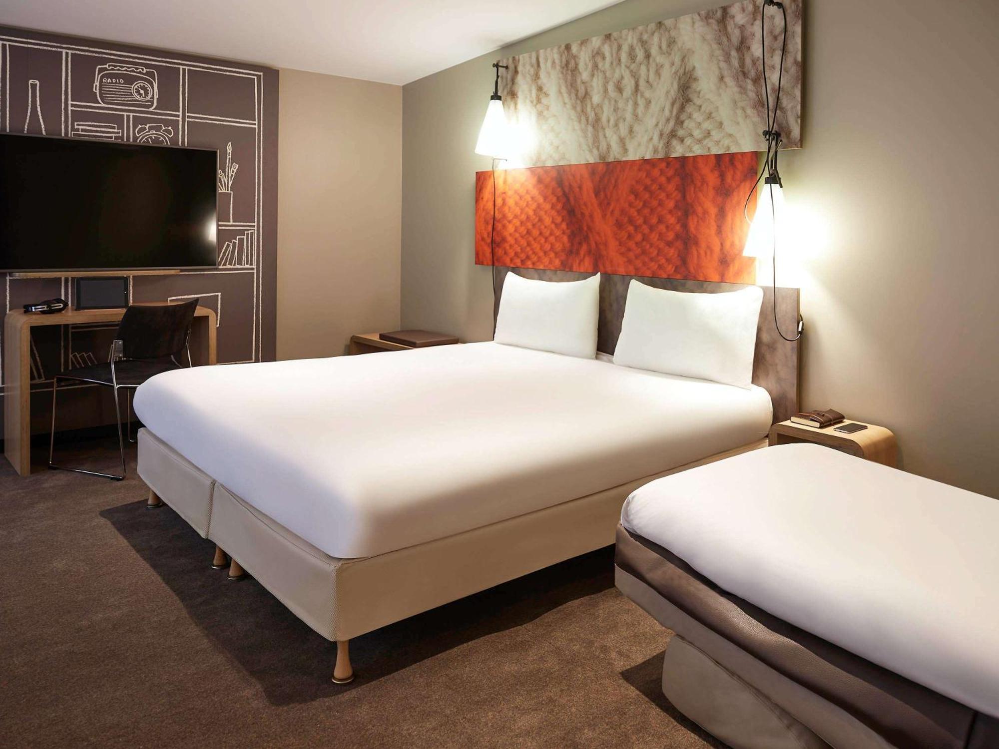 Ibis Paris Canal Saint Martin Esterno foto
